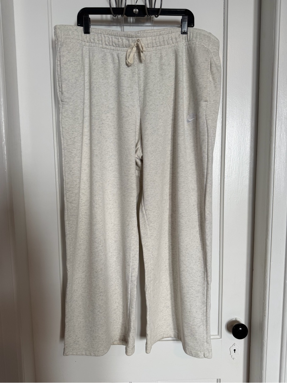 Nike EUC Size XXL Cream Sweatpants
